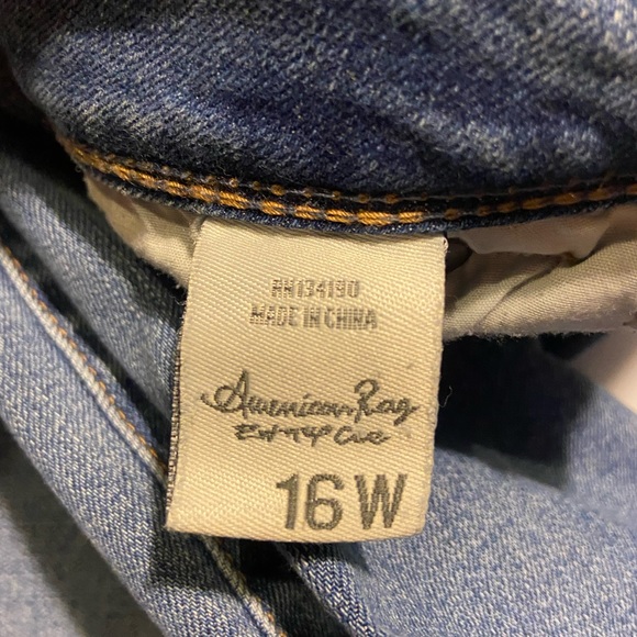 American Rag Distressed women’s plus size 16 Jean - Picture 5 of 5
